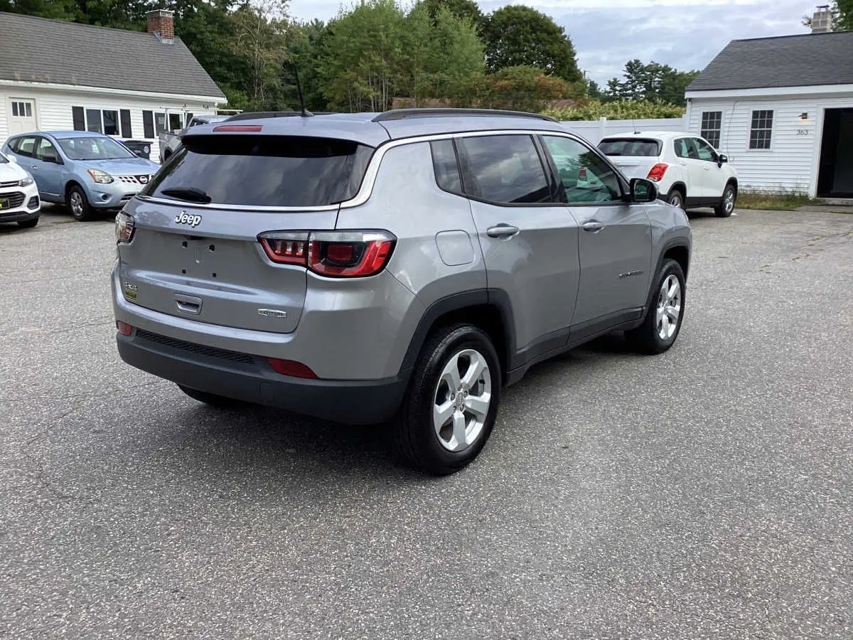 2017 Jeep Compass Latitude 4WD photo 4