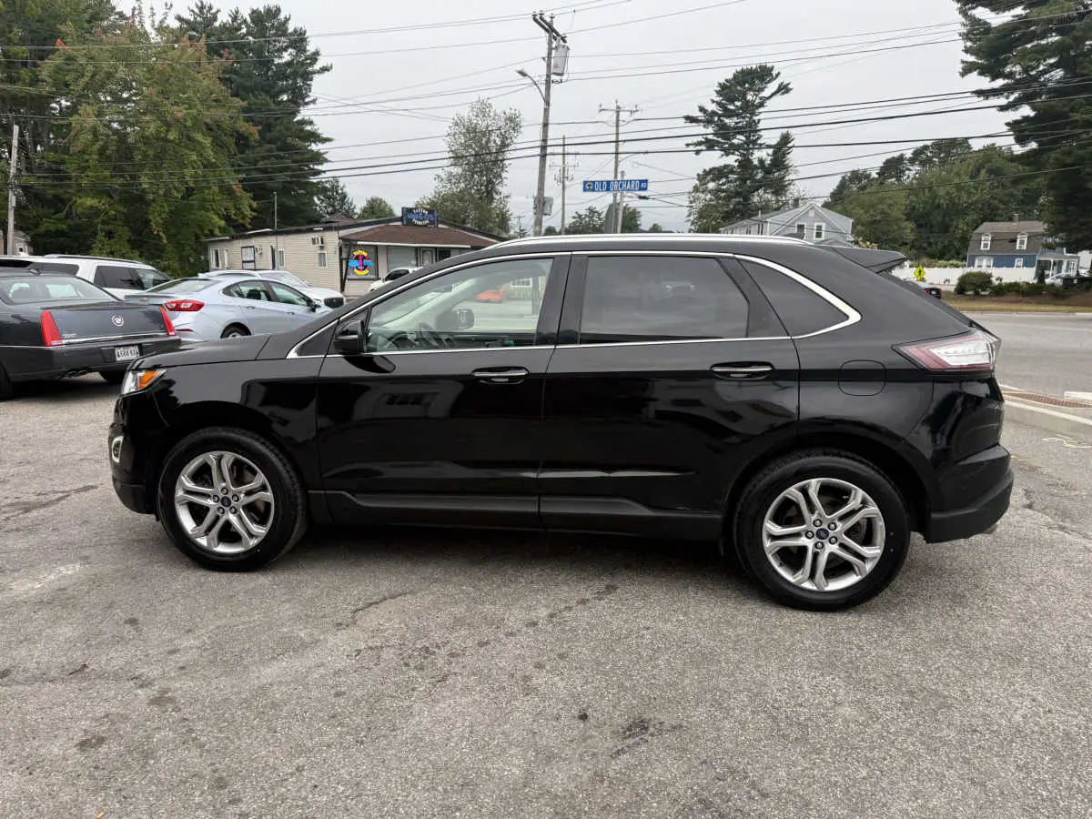 2017 Ford Edge Titanium AWD photo 5