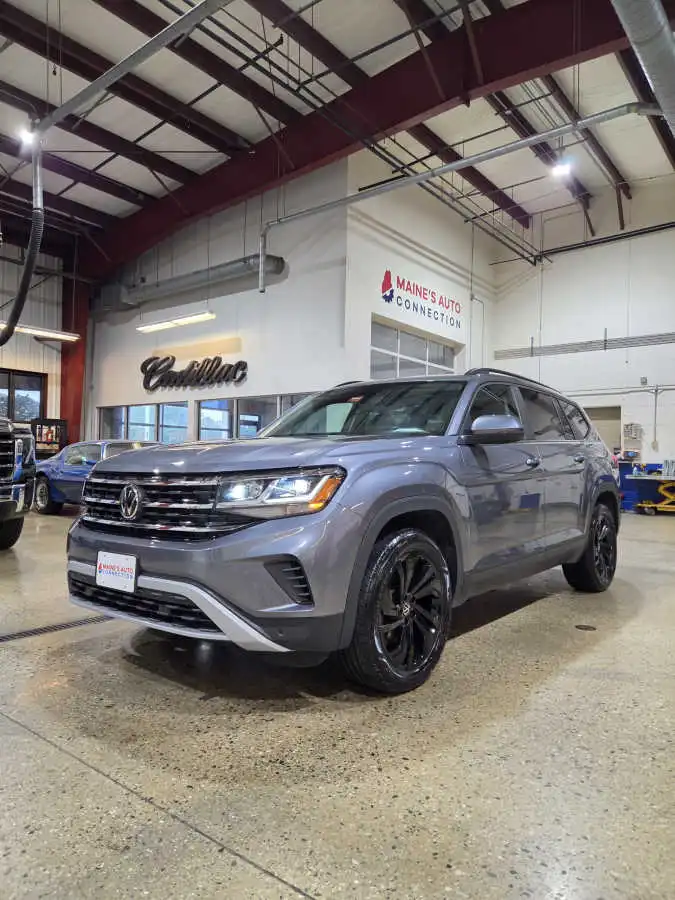 2023 Volkswagen Atlas 3.6L SE w/Tech 4MOTION's photo