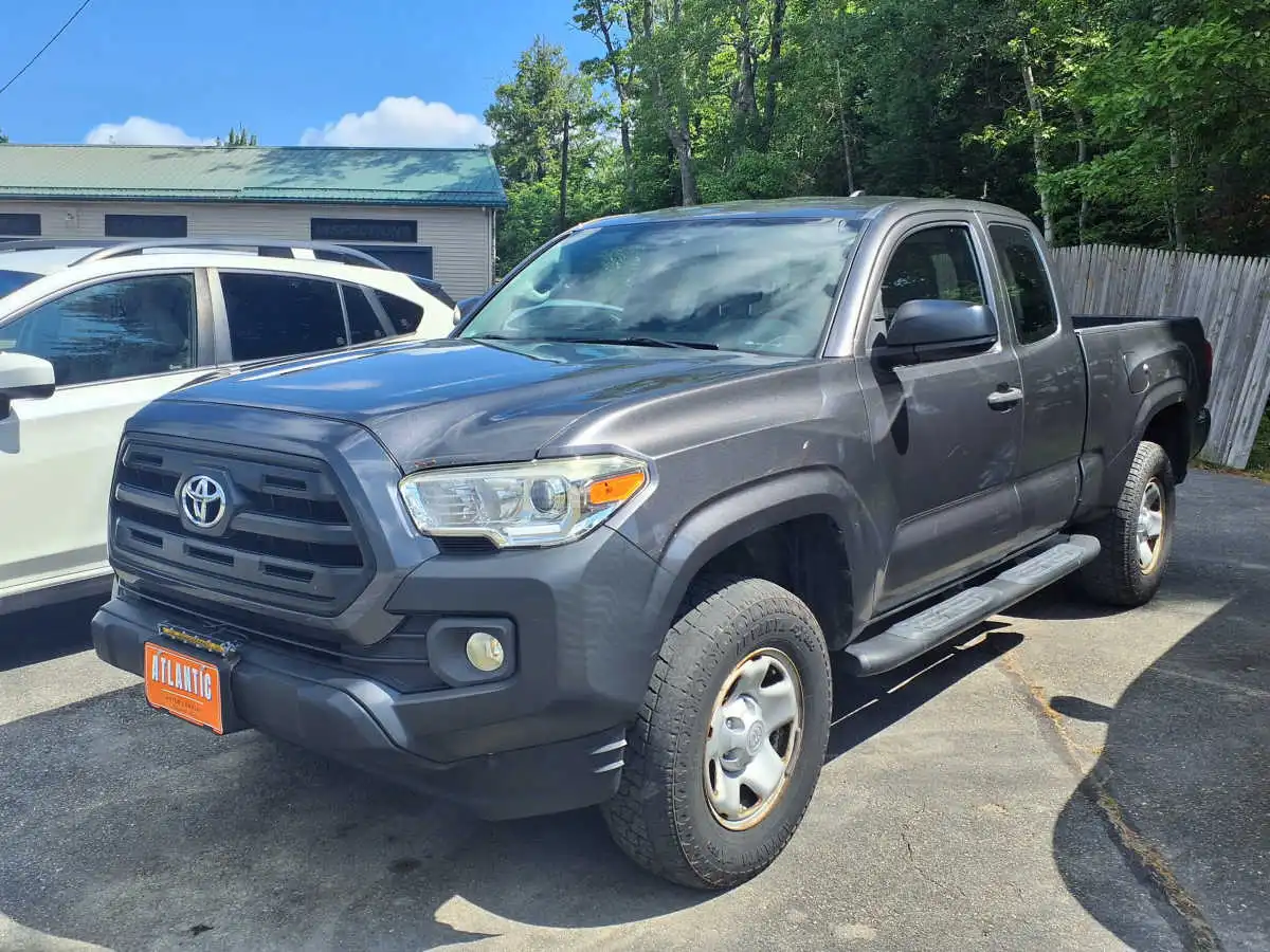 2017 Toyota Tacoma SR Access Cab 4x4 4-Cyl Auto Std Bed's photo