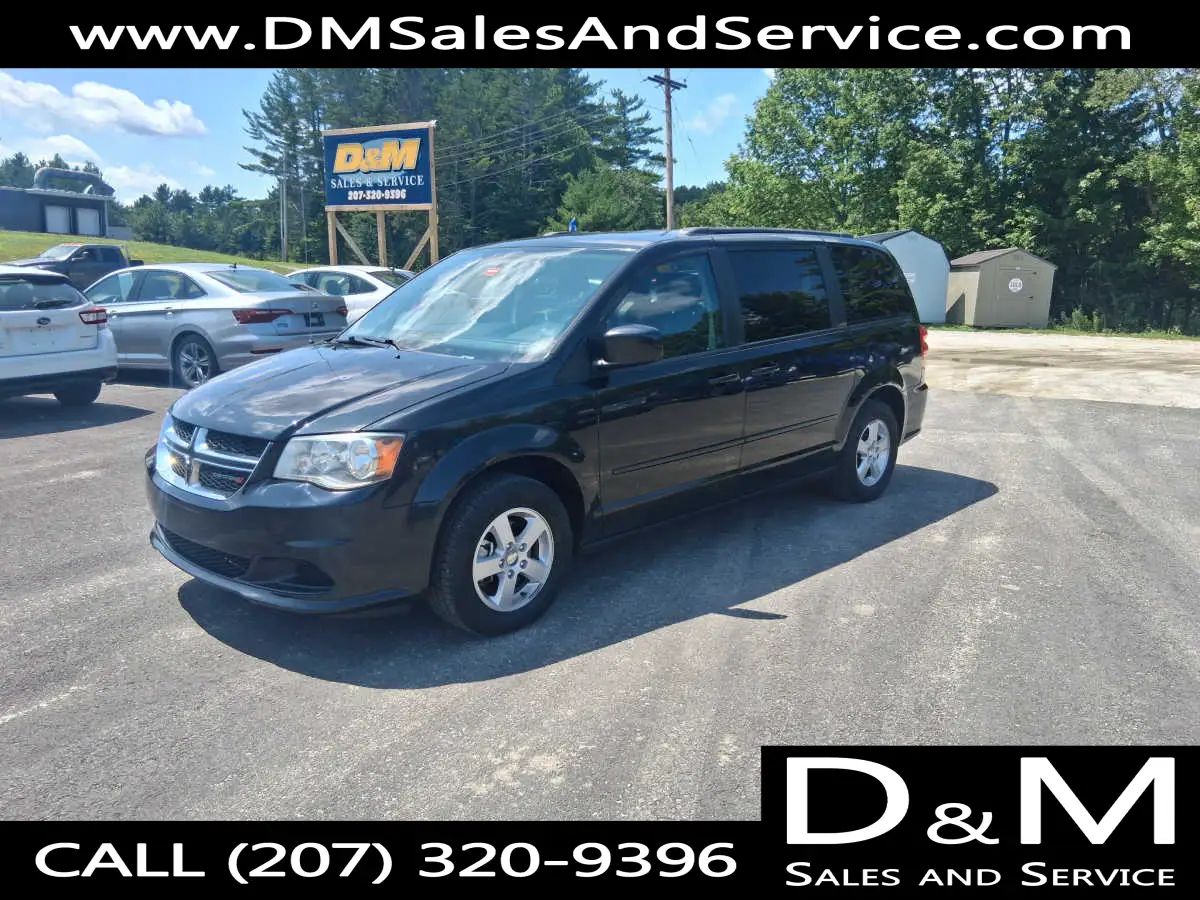 2012 Dodge Grand Caravan SXT photo 1