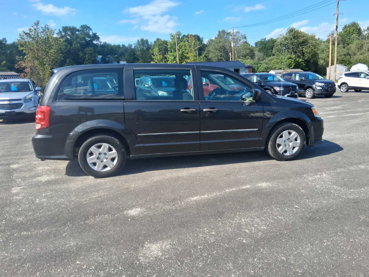 2012 Dodge Grand Caravan SE photo 4