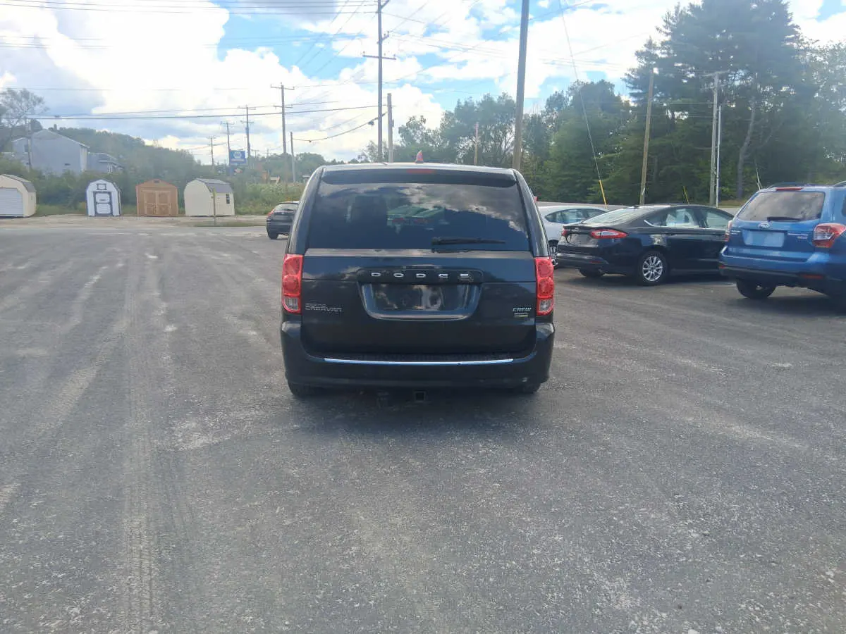 2012 Dodge Grand Caravan Crew photo 3