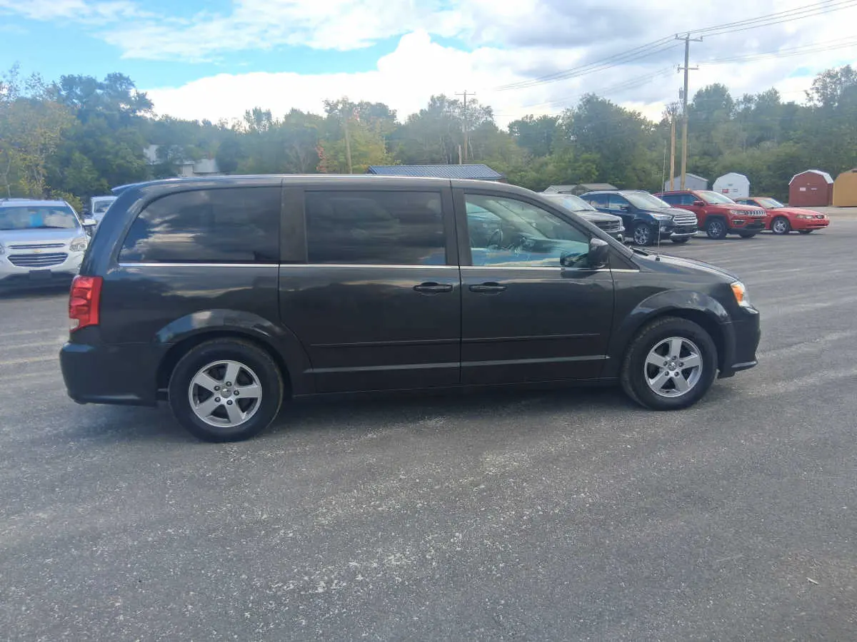 2012 Dodge Grand Caravan Crew photo 5