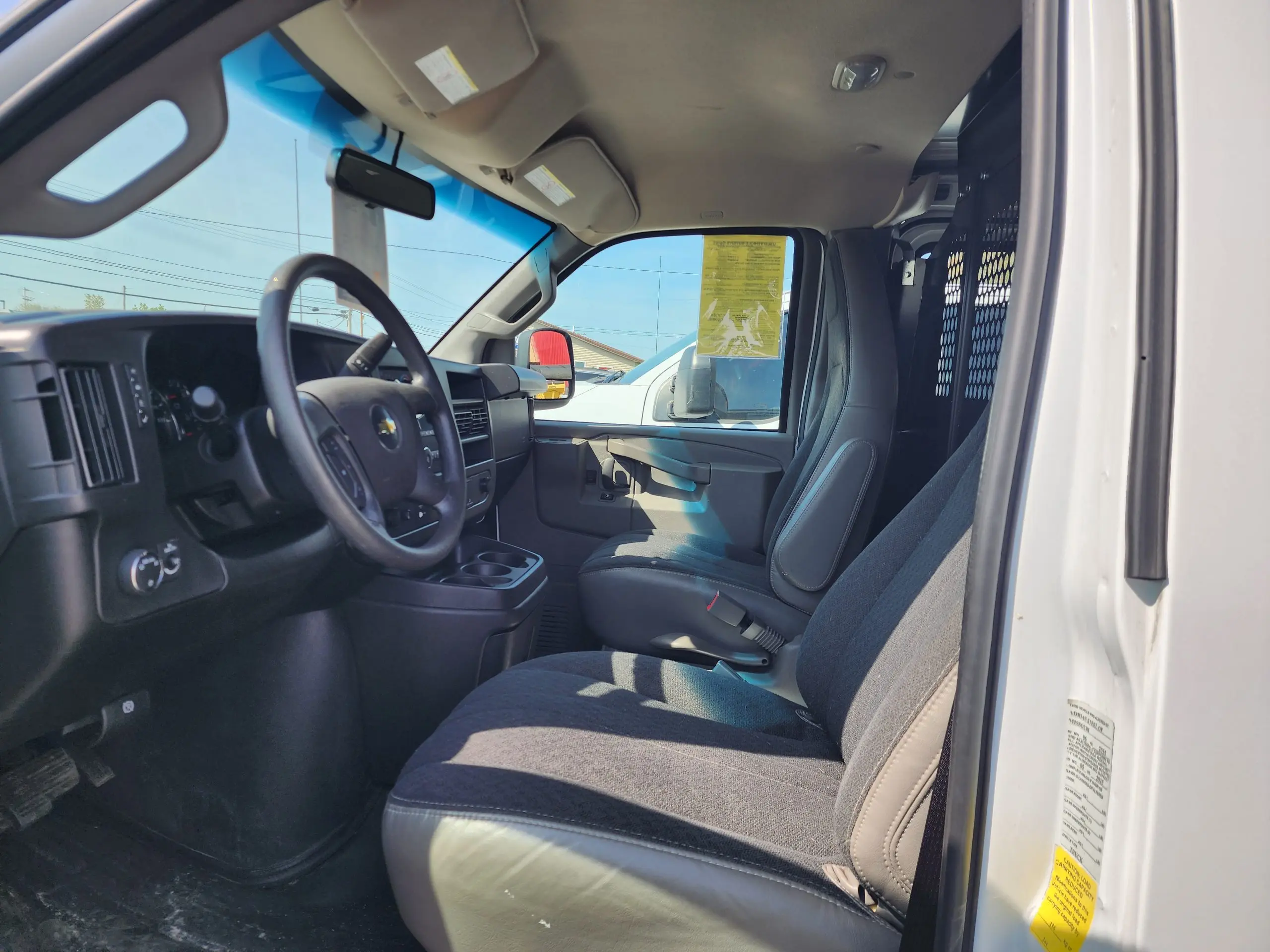 2025 Chevrolet Express 2500 Work Van HD photo 5