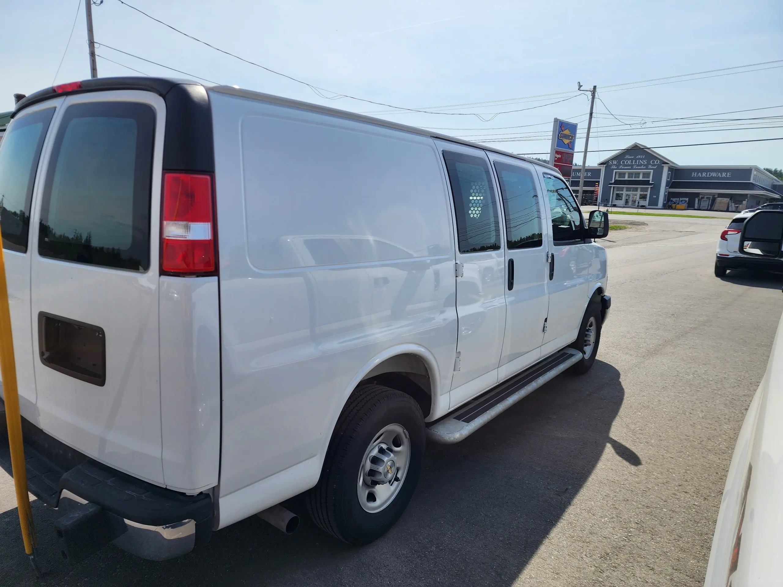 2025 Chevrolet Express 2500 Work Van HD photo 4