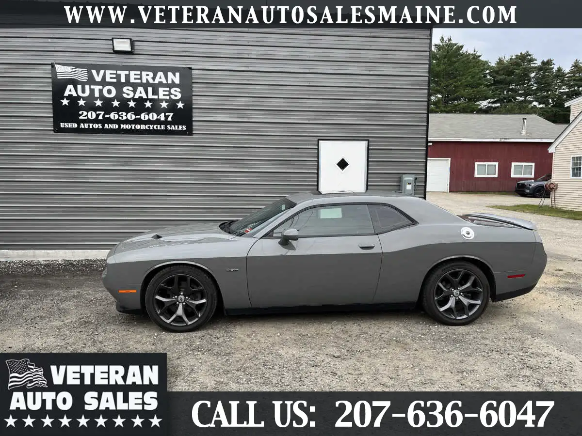 2018 Dodge Challenger R/T's photo