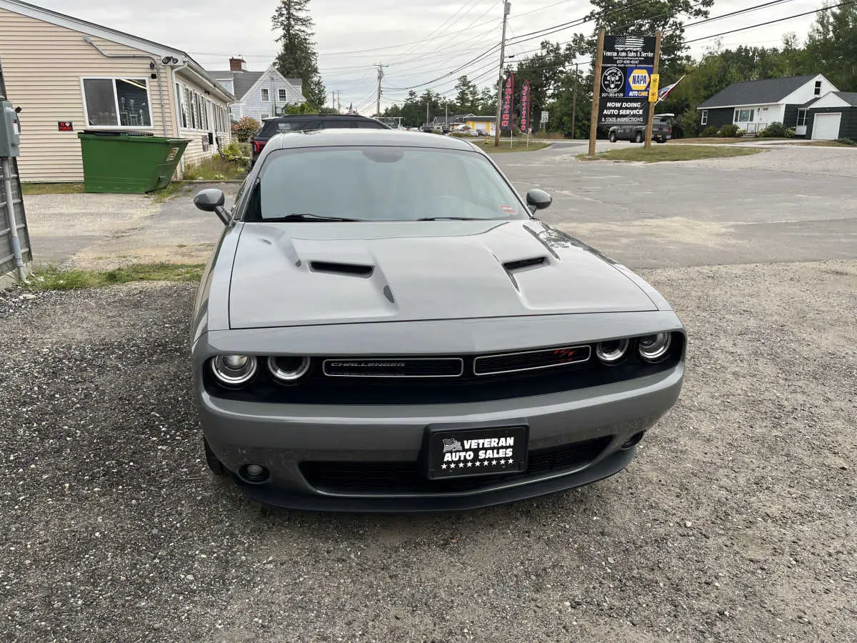 2018 Dodge Challenger R/T photo 3
