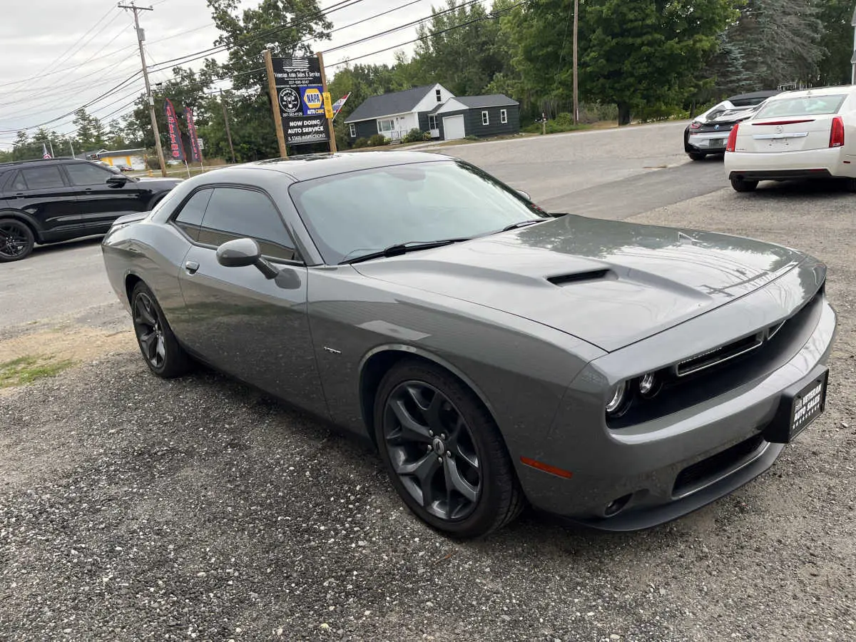 2018 Dodge Challenger R/T photo 4
