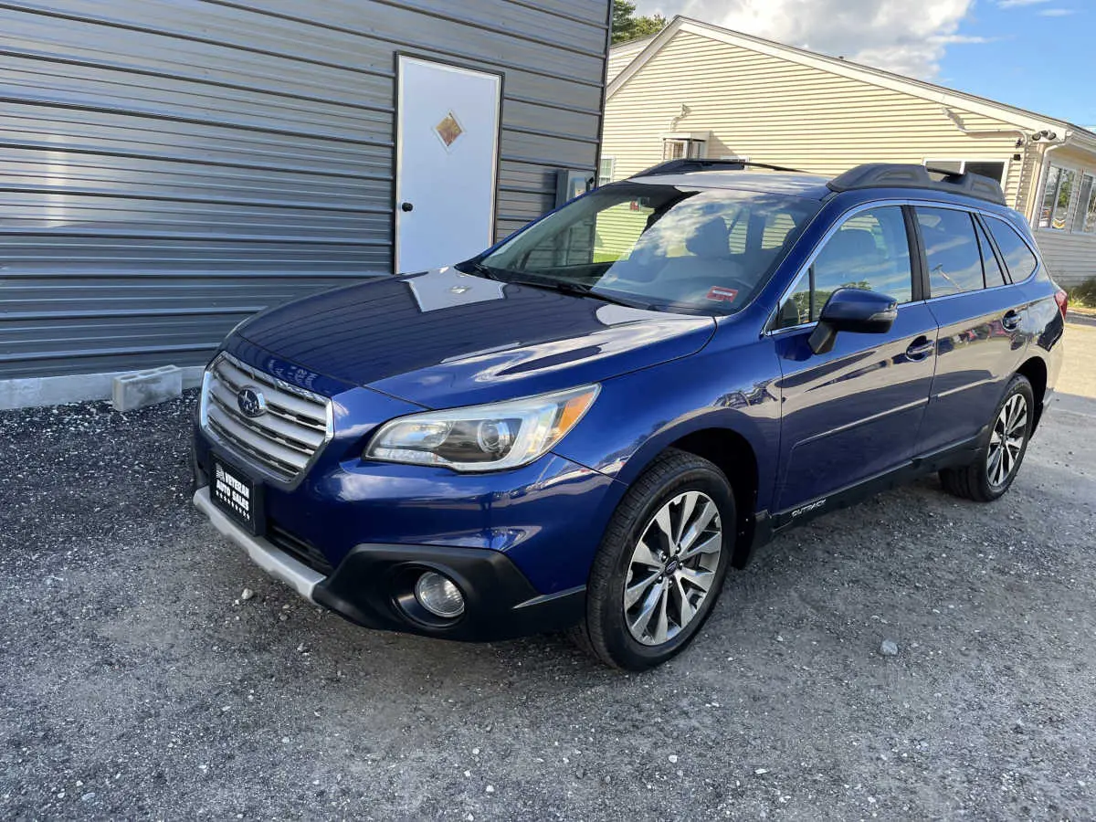 2017 Subaru Outback 2.5i Limited photo 3
