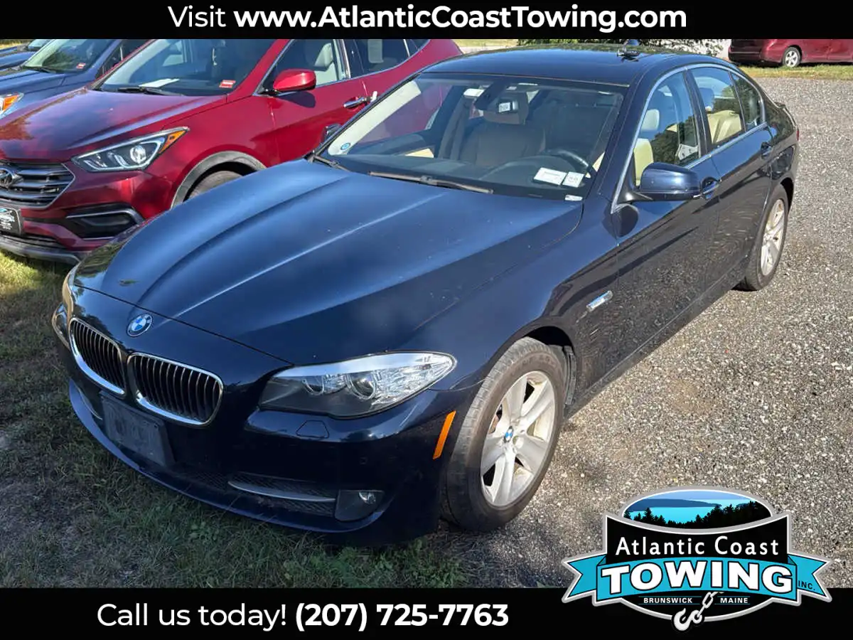 2011 BMW 5 Series 528i Sedan's photo