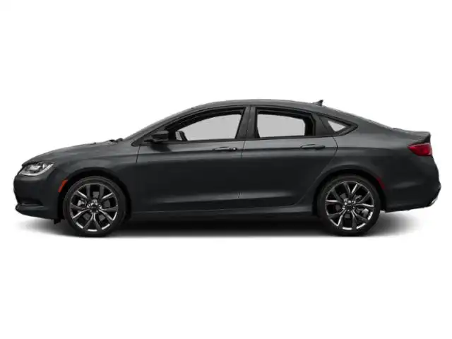 2015 Chrysler 200 S's photo