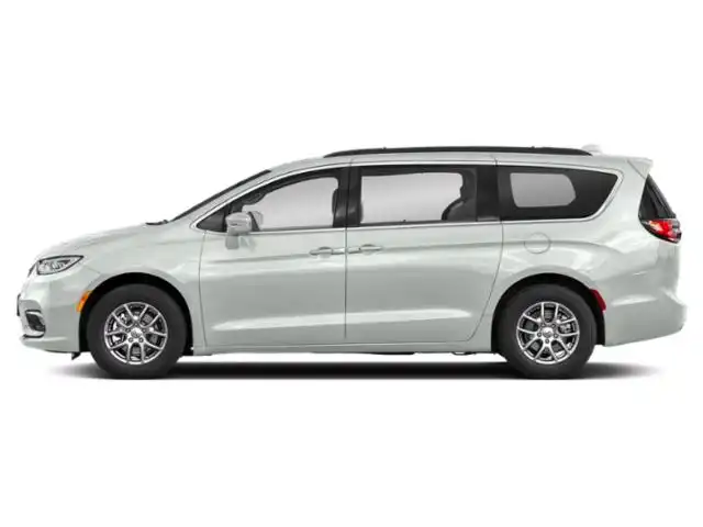2022 Chrysler Pacifica Touring L's photo
