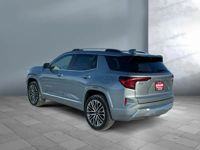 2026 GMC Terrain Denali AWD photo 4