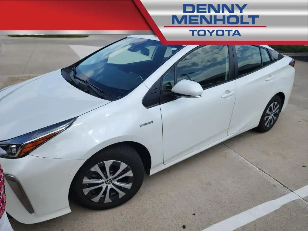 2021 Toyota Prius XLE AWD-e's photo