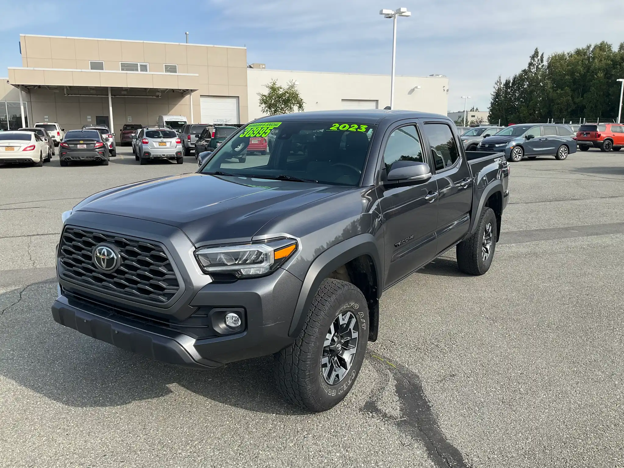 2023 Toyota Tacoma TRD Off-Road Double Cab 4WD V6 Auto Short Bed's photo