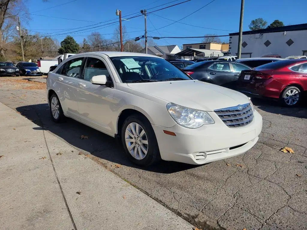 2010 Chrysler Sebring Limited's photo