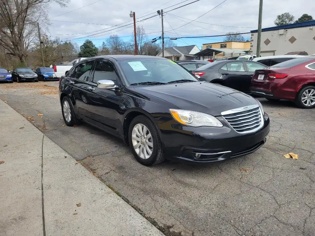 2013 Chrysler 200 Limited's photo