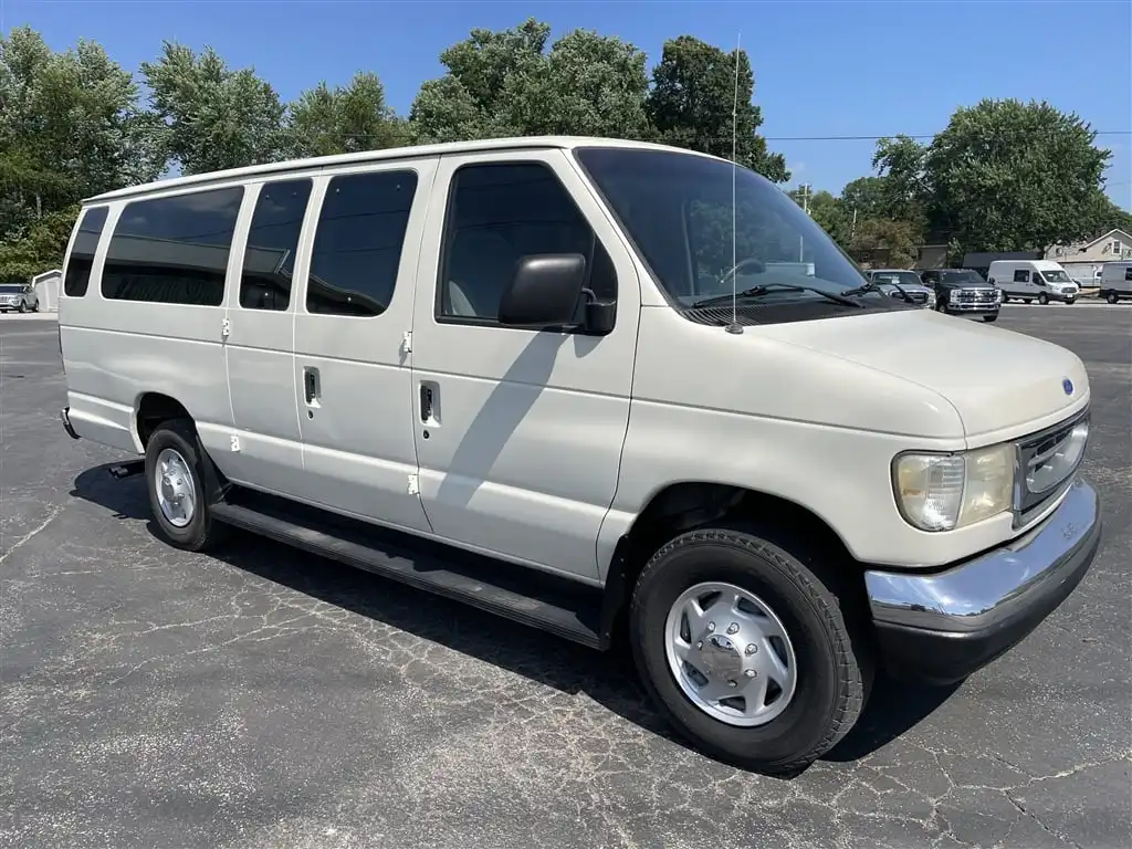 2000 Ford E-Series E-350 XLT Super Duty Extended's photo