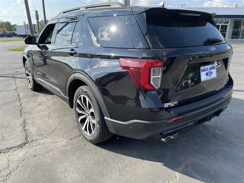 2022 Ford Explorer ST 4WD photo 4