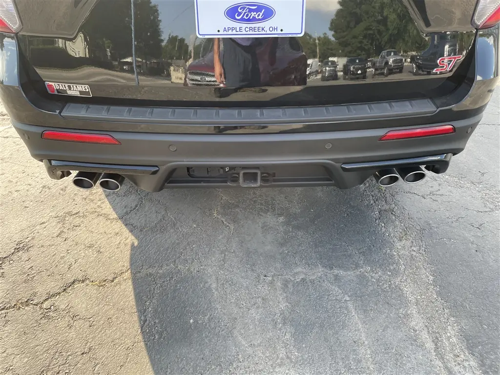2022 Ford Explorer ST 4WD photo 5