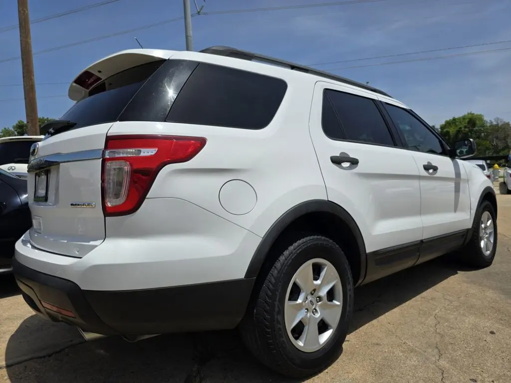 2014 Ford Explorer Base photo 4
