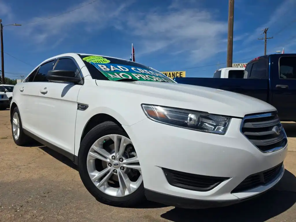 2016 Ford Taurus SE FWD's photo
