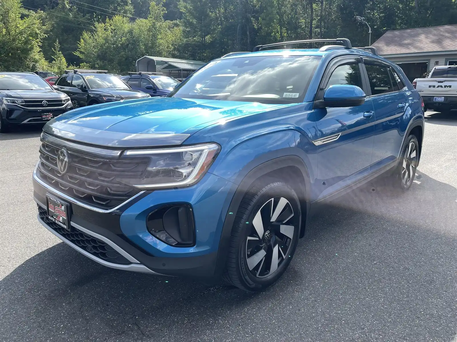 2024 Volkswagen Atlas Cross Sport 2.0T SE with Tech 4Motion's photo
