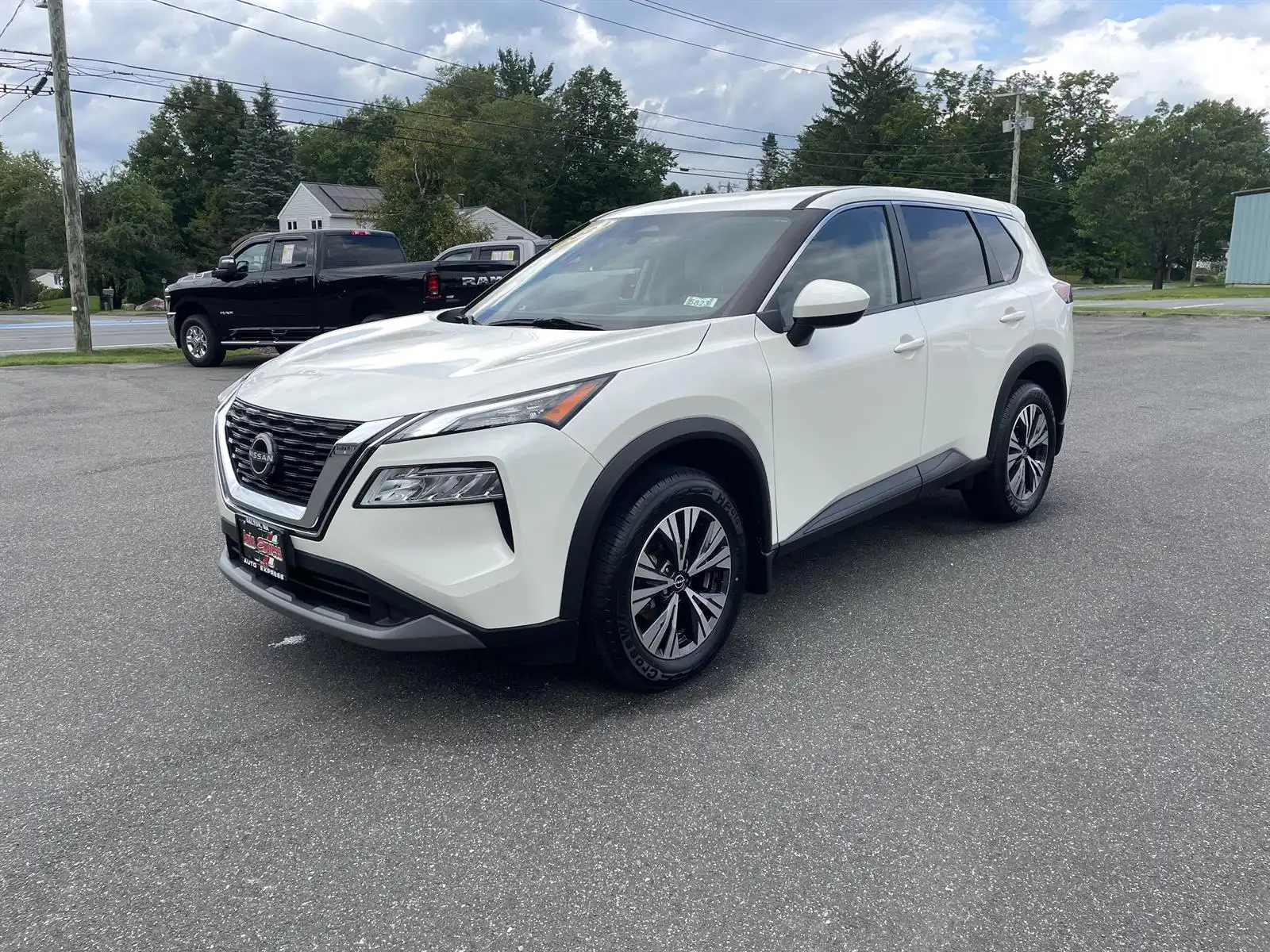 2023 Nissan Rogue SV AWD's photo