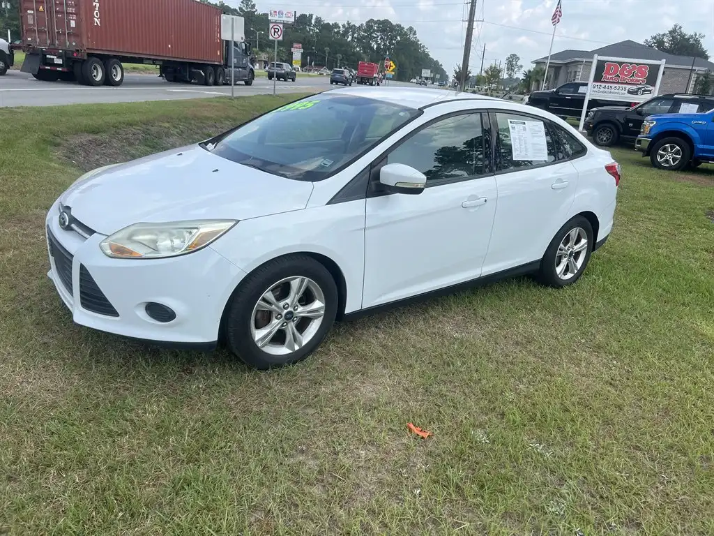 2013 Ford Focus Sedan SE's photo