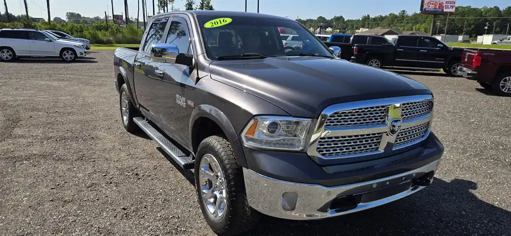 2016 RAM 1500 Laramie 4x4 Crew Cab 5'7's photo