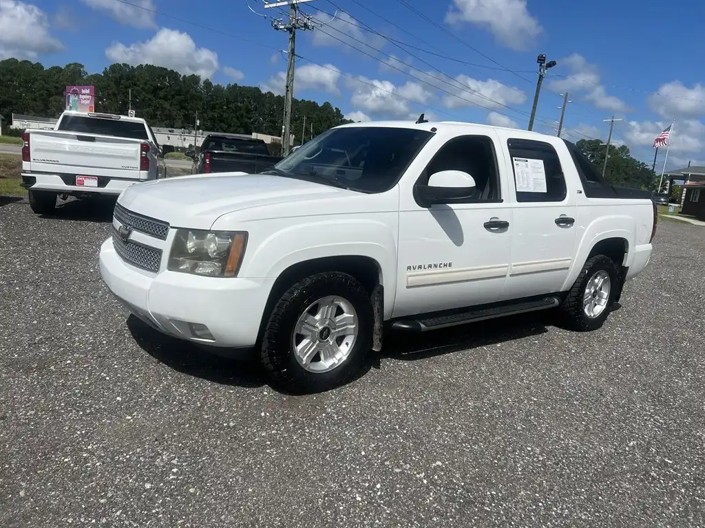 2010 Chevrolet Avalanche LT 4WD's photo