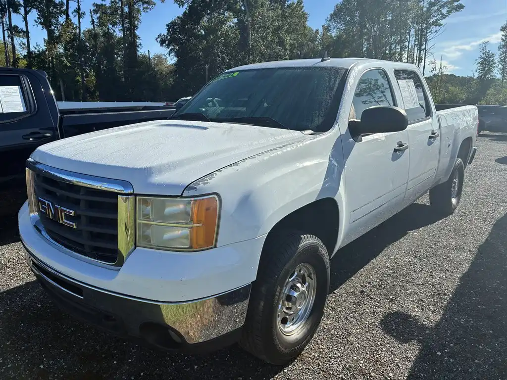 2008 GMC Sierra SLE2 2WD Crew Cab 8 ft Box's photo