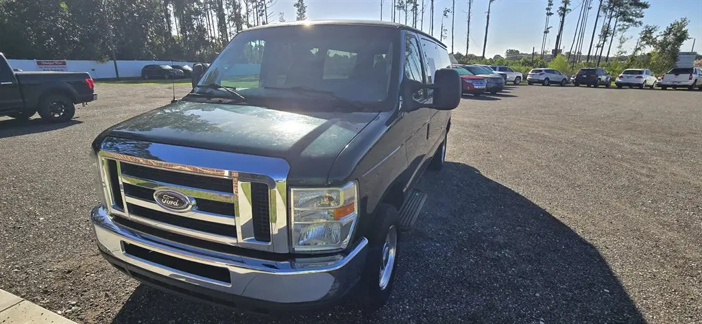 2008 Ford E-Series E-150 Van photo 3