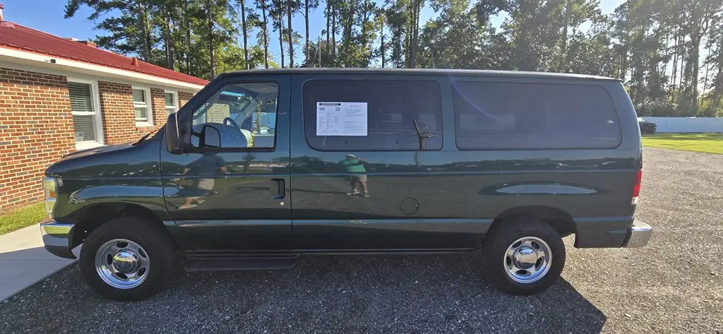 2008 Ford E-Series E-150 Van photo 4