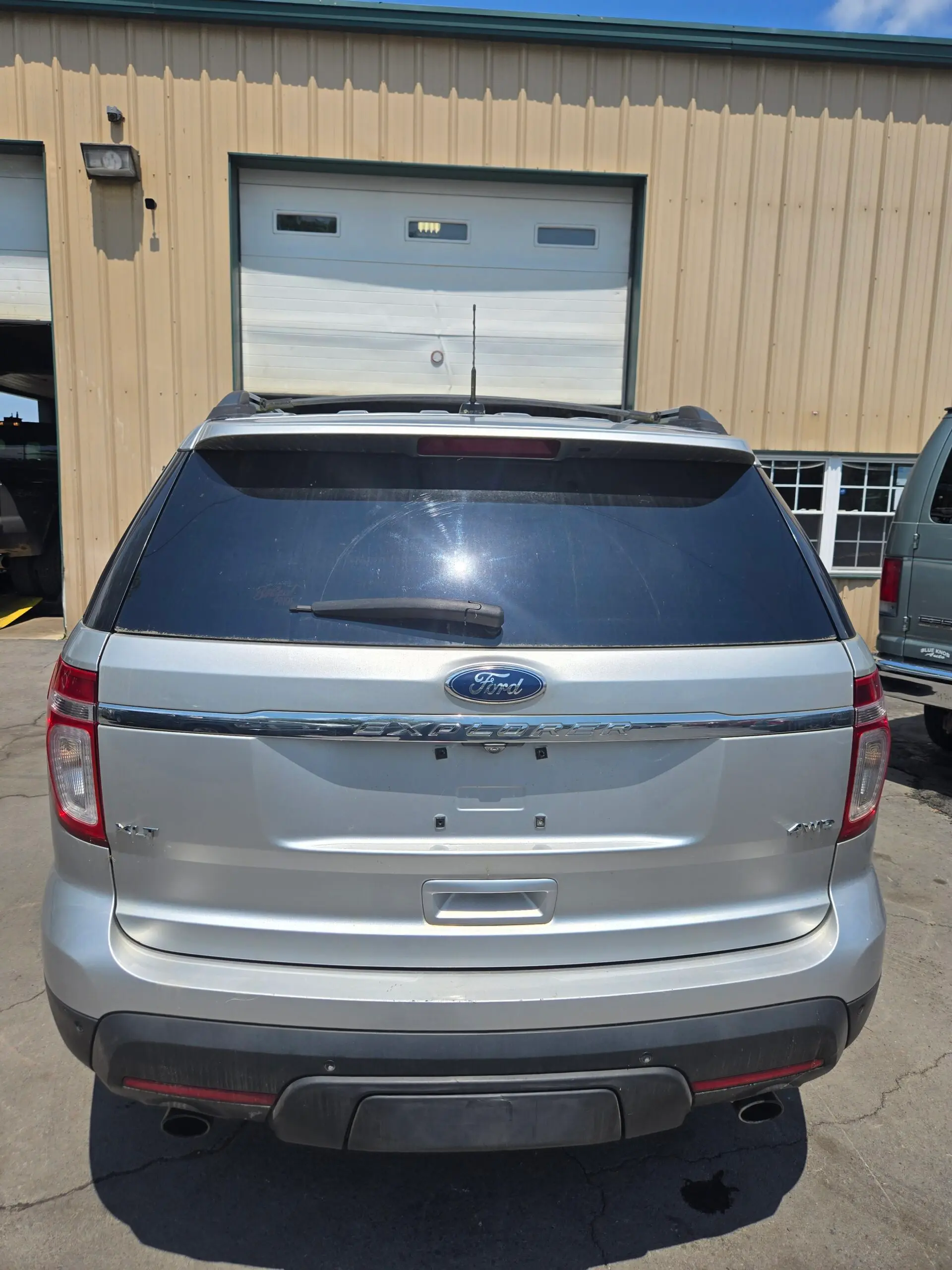 2012 Ford Explorer XLT 4x4 photo 4