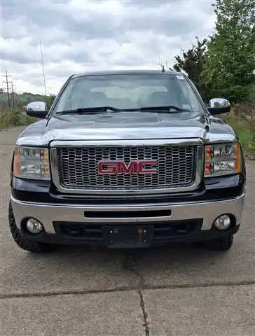 2010 GMC Sierra 4WD Crew Cab SLE SWB's photo