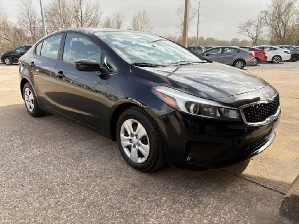 2017 Kia Forte LX AT's photo