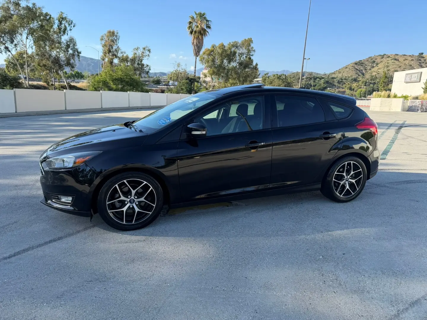 2018 Ford Focus SEL Hatchback photo 5