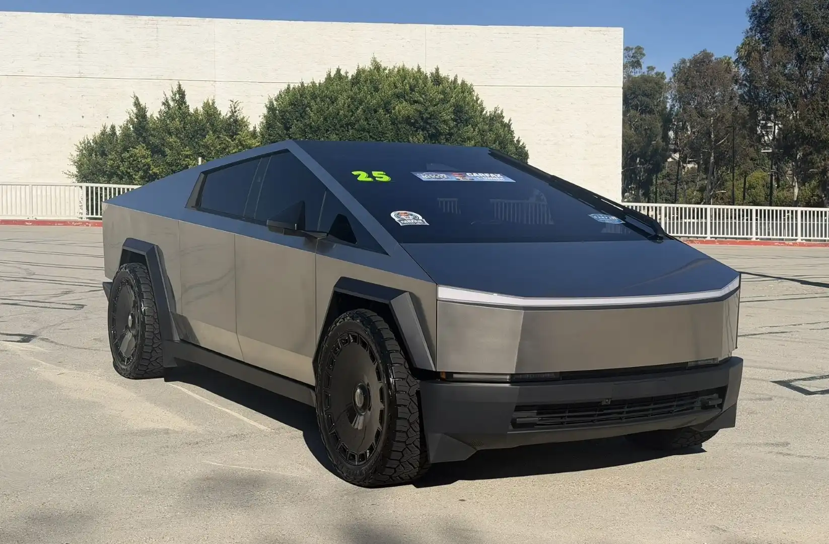 2025 Tesla Cybertruck All-Wheel Drive's photo