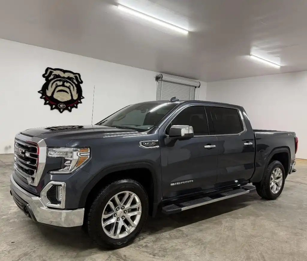 2021 GMC Sierra 4WD Crew Cab Short Box SLT's photo
