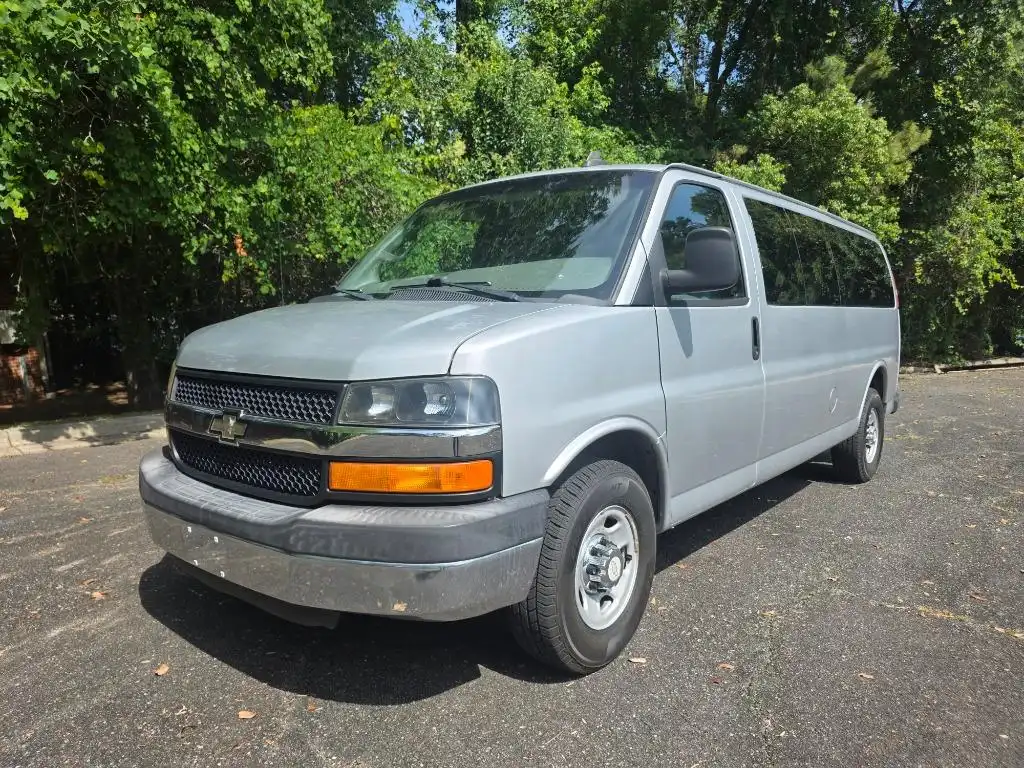 2016 Chevrolet Express 3500 LS Extended's photo