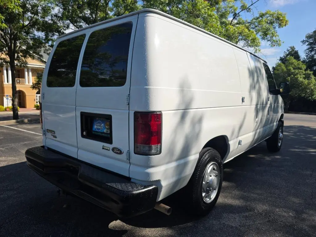 2013 Ford E-Series E-150 Van photo 5