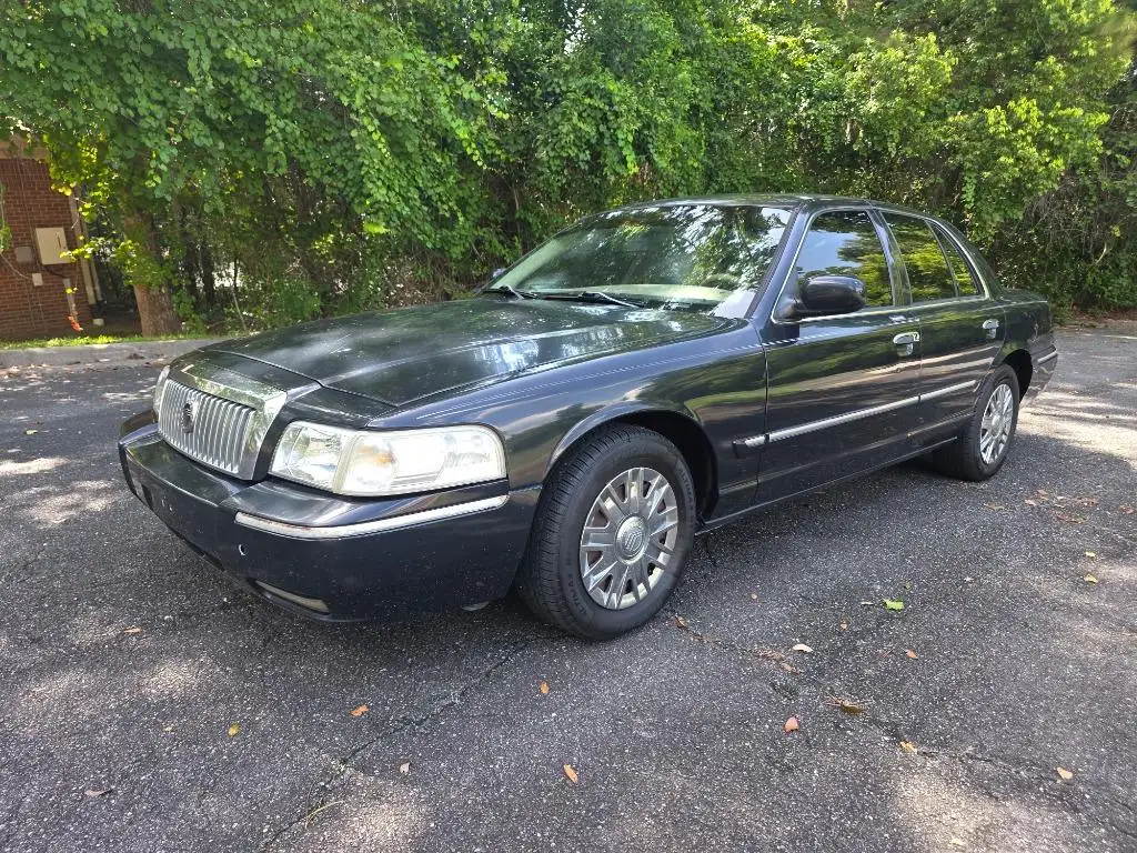 2008 Mercury Grand Marquis GS's photo