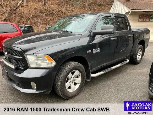 2016 RAM 1500 Express 4x4 Crew Cab 5'7's photo