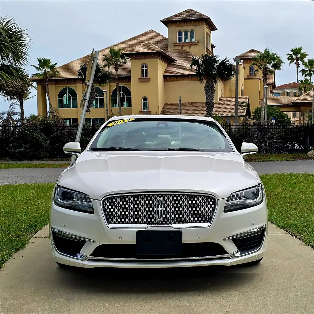2019 Lincoln MKZ Reserve II AWD's photo