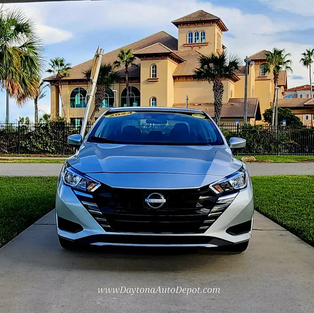 2024 Nissan Versa 1.6 SV CVT's photo