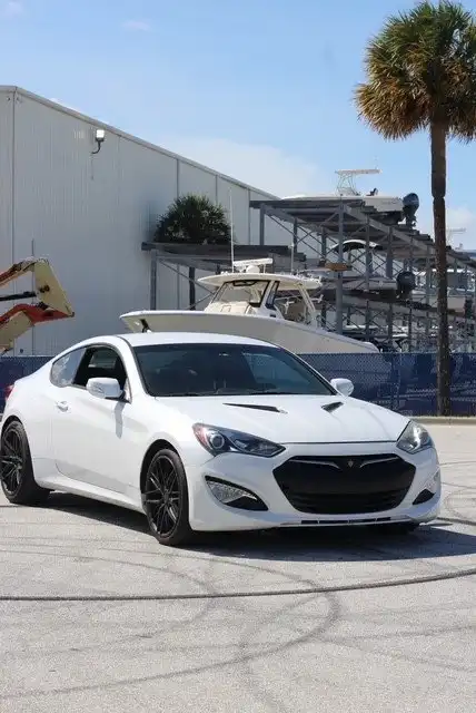 2016 Hyundai Genesis Coupe 3.8 R-Spec 6-Speed M/T's photo