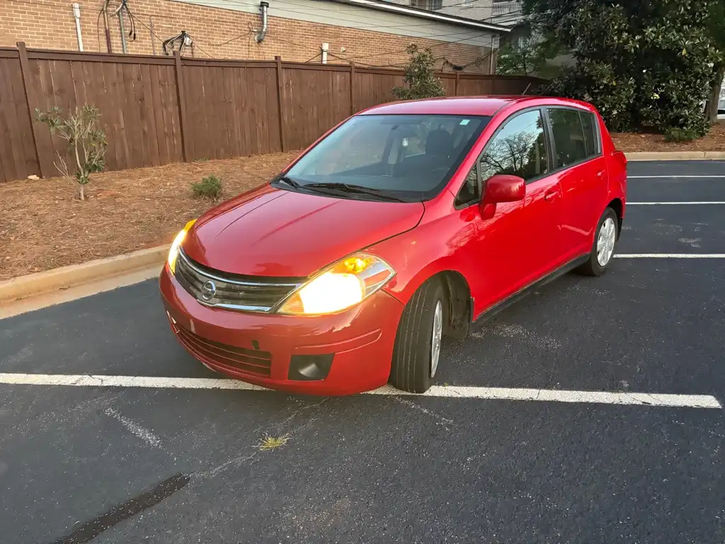 2011 Nissan Versa's photo