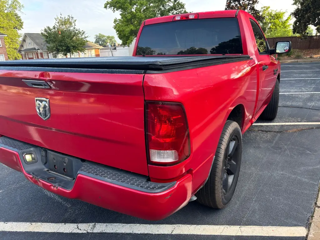 2011 RAM 1500 SLT Regular Cab SWB photo 4